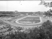 AB2.11.2 Campo sportivo con spettatori