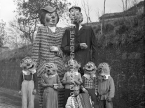 CA1.3.2 Carnevale 1950 La grande famiglia