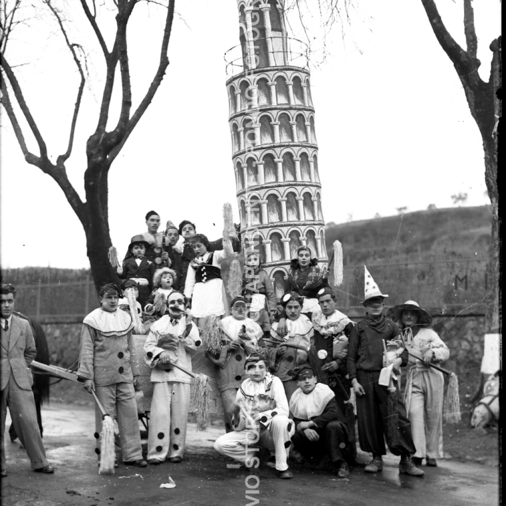 CA1.4.1 Carnevale 1940 La torre di Pisa