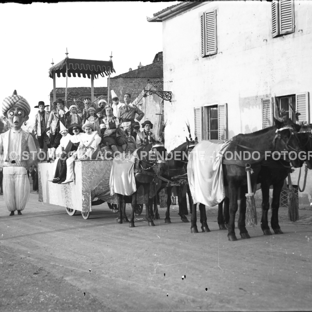 CA2.8.1 Carnevale 1939 Carro Re Carnevale