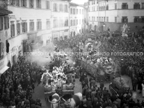 CA4.1.2 Carnevale 1951 In Piazza