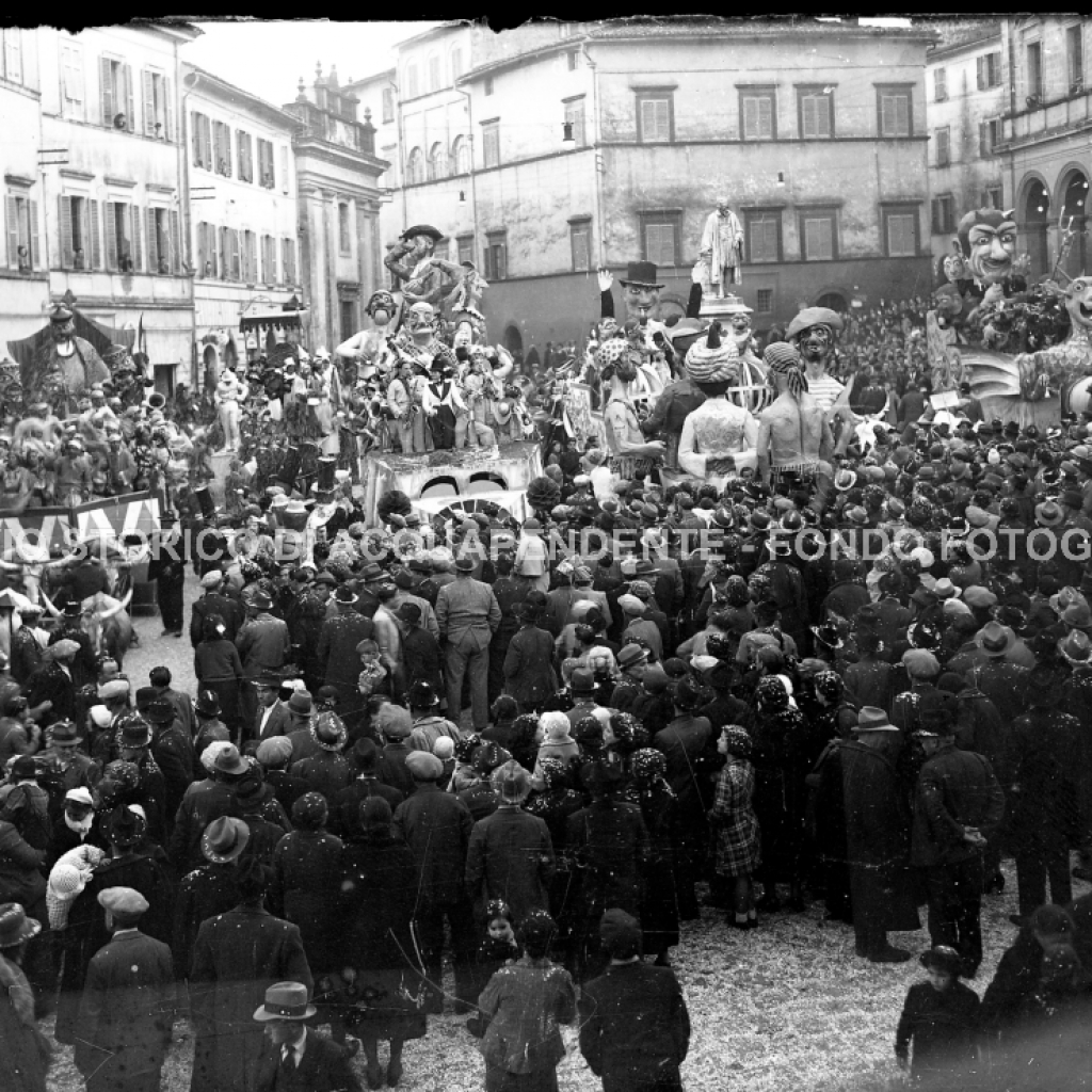 CA4.1.3 Carnevale 1939 In Piazza