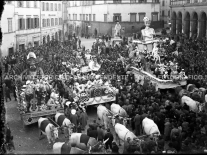 CA4.1.4 Carnevale 1953 In Piazza