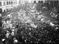 CA4.2.1 Carnevale 1951 In Piazza