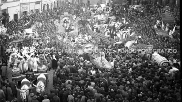 CA4.2.1 Carnevale 1951 In Piazza