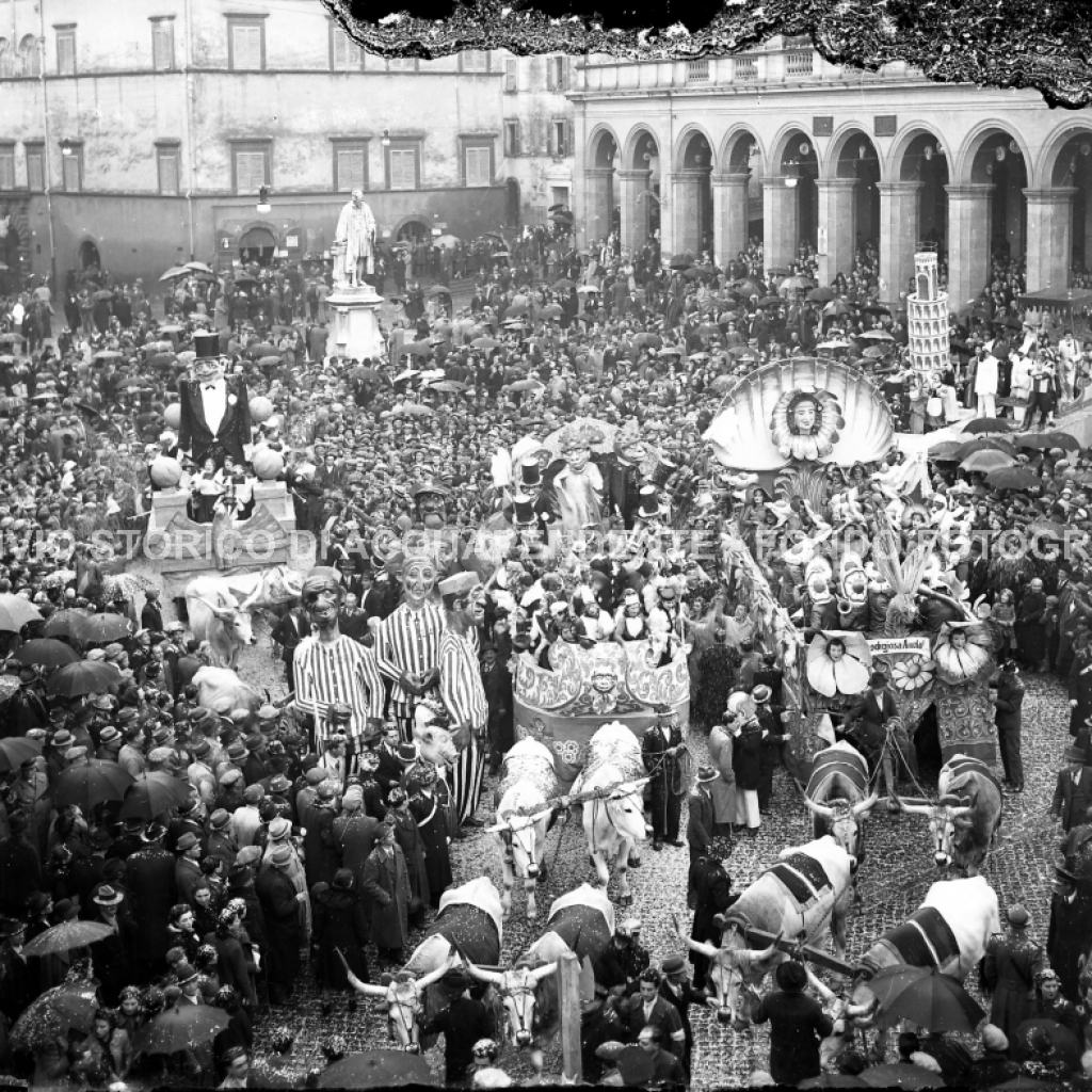 CA4.2.2 Carnevale 1940 In Piazza