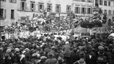 CA4.2.3 Carnevale 1939 In Piazza