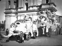 CB1.7.2 Carnevale 1951 Carro Vigor