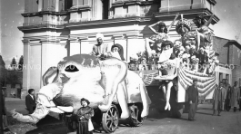 CB1.7.2 Carnevale 1951 Carro Vigor