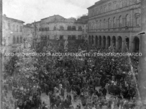CB2.15.10 Carnevale 1960 in Piazza