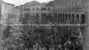 CB2.15.10 Carnevale 1960 in Piazza