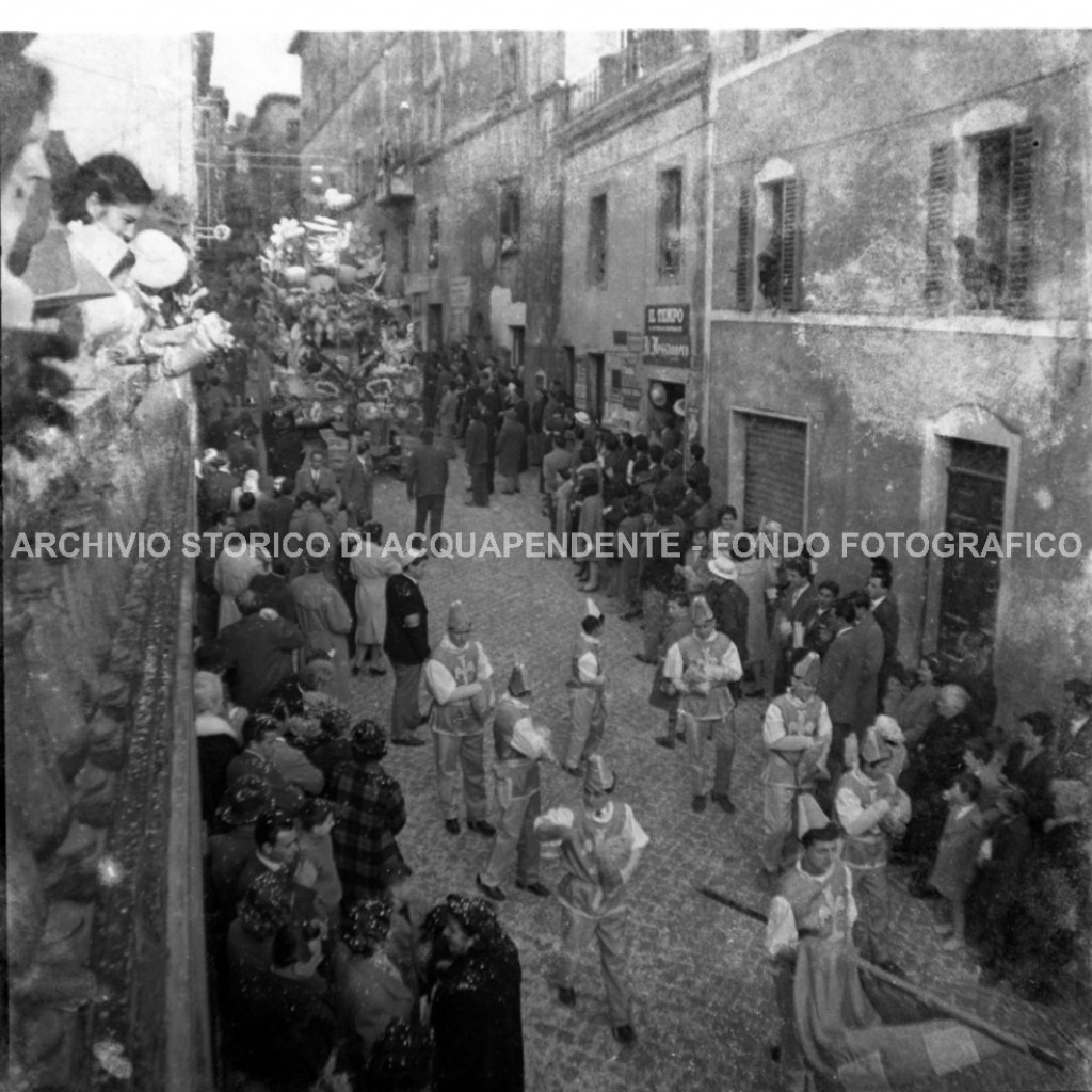 CB2.15.7 Carnevale 1960 - Mascherata in gruppo