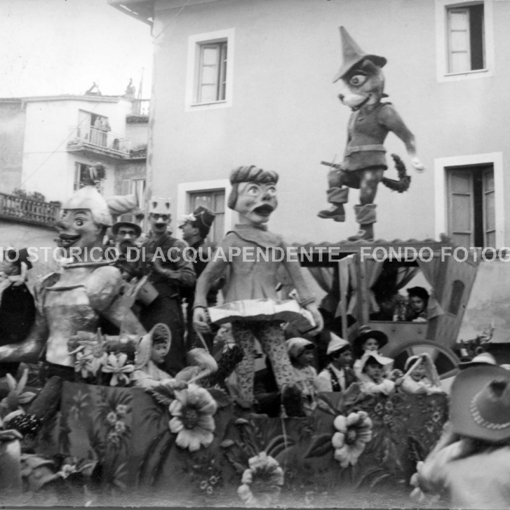 CB2.17.8 Carnevale 1960 - Carro piccolo - Il Gatto con Stivali