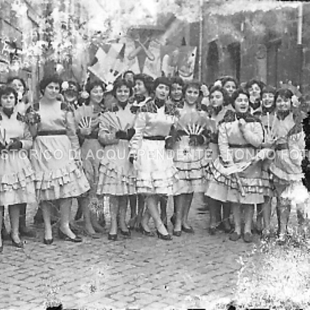 CB2.20.12 Carnevale 1960 - Gruppo ragazze Follie Spagnole