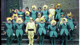 CB2.24.8 Carnevale 1962 - Mascherata in gruppo - Elementari
