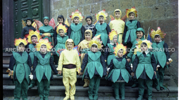CB2.24.8 Carnevale 1962 - Mascherata in gruppo - Elementari