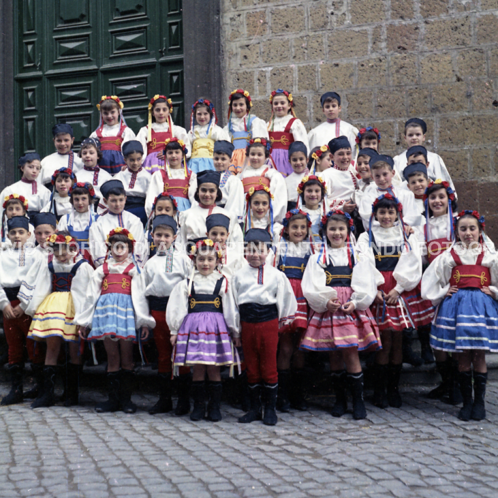 CB2.24.9 Carnevale 1962 - Mascherata in gruppo - Elementari