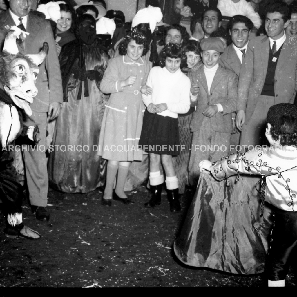 CB2.25.7 Carnevale 1956 - Veglione Musica