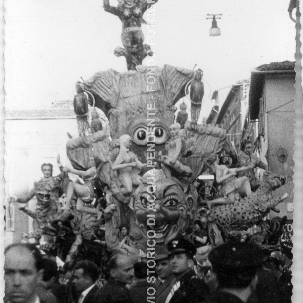 Carnevale 1962 - Carro La Grande Preda (aperto)