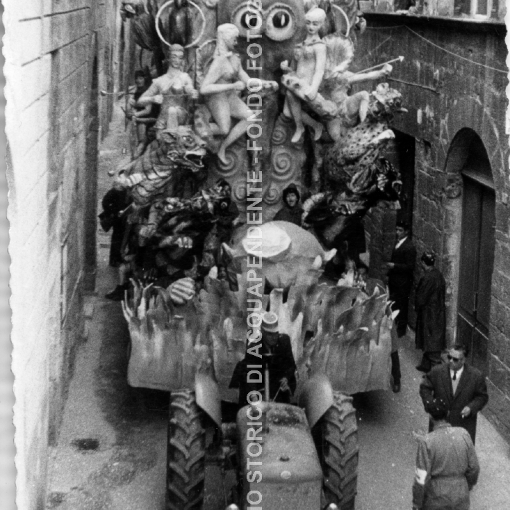 Carnevale 1962 - Carro La Grande Preda (chiuso)