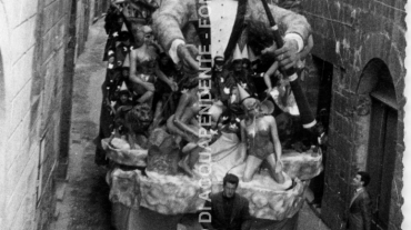 Carnevale 1962 - Carro Oroscopo in Maschera (chiuso)