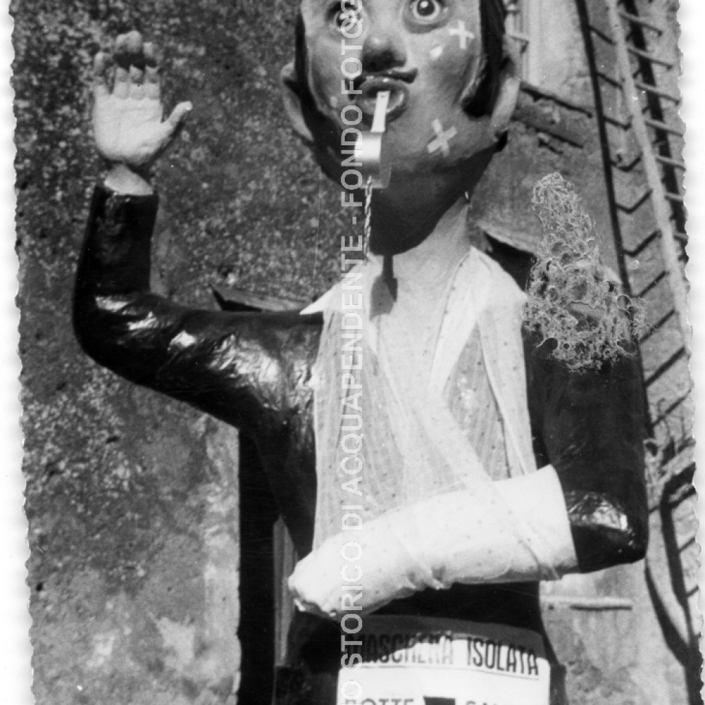 Carnevale 1962 - Maschera isolata Botte Sante