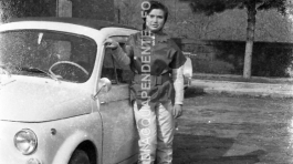 CB2.30.5 Carnevale 1962 - Maschera e Fiat 500