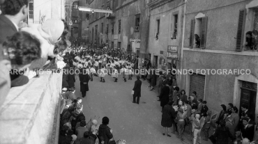 CB2.31.4 Carnevale 1962 - Esibizione Gruppo Maschere