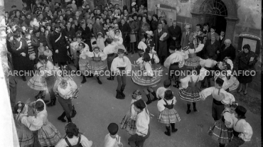 CB2.32.15 Carnevale 1962 - Esebizioni Gruppo Maschere