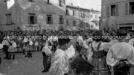 CB2.32.20 Carnevale 1962 - Esebizioni Gruppo Maschere