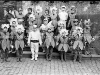 CB2.34.10 Carnevale 1962 - Gruppo mascherato