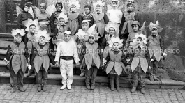 CB2.34.10 Carnevale 1962 - Gruppo mascherato