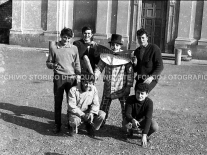 CB2.41.1 Carnevale 1963 - Gruppo Amici con Maschera