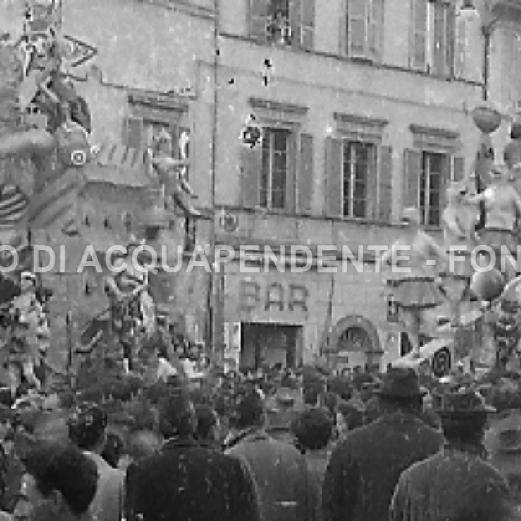 CB2.41.42 Carnevale 1963 - In Piazza - particolare