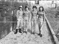 CB2.42.40 Carnevale 1963 - Ragazze Mascherate