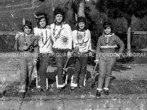 CB2.43.25 Carnevale 1963 Ragazze Mascherate