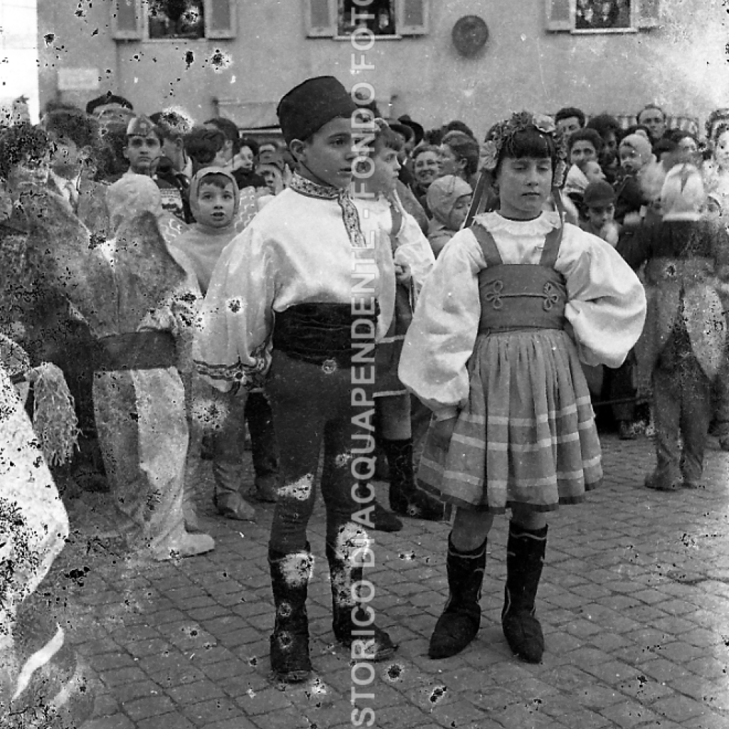 CB2.31.14 Carnevale 1962 - Mascherine