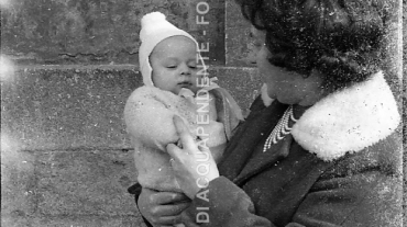 CB2.32.41 Carnevale 1962 - Mamma con noenata