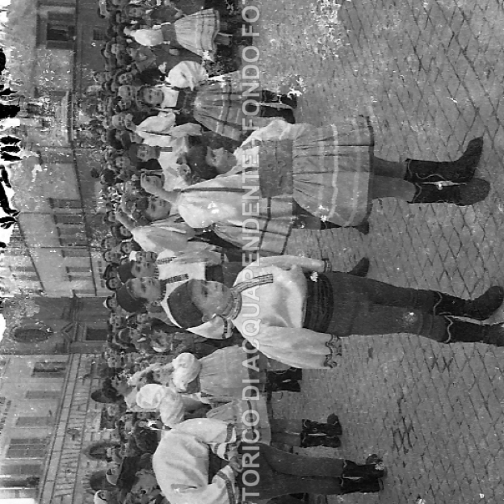 CB2.33.1 Carnevale 1962 - Esebizioni Gruppo Maschere