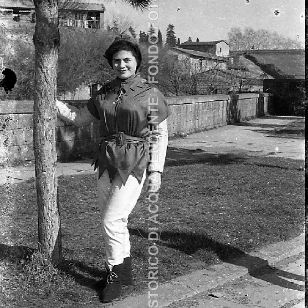 CB2.33.22 Carnevale 1962 - Maschera isolata