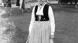 CB2.34.17 Carnevale 1962 - Ragazza mascherata