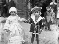 CB2.34.23 Carnevale 1962 - Mascherine