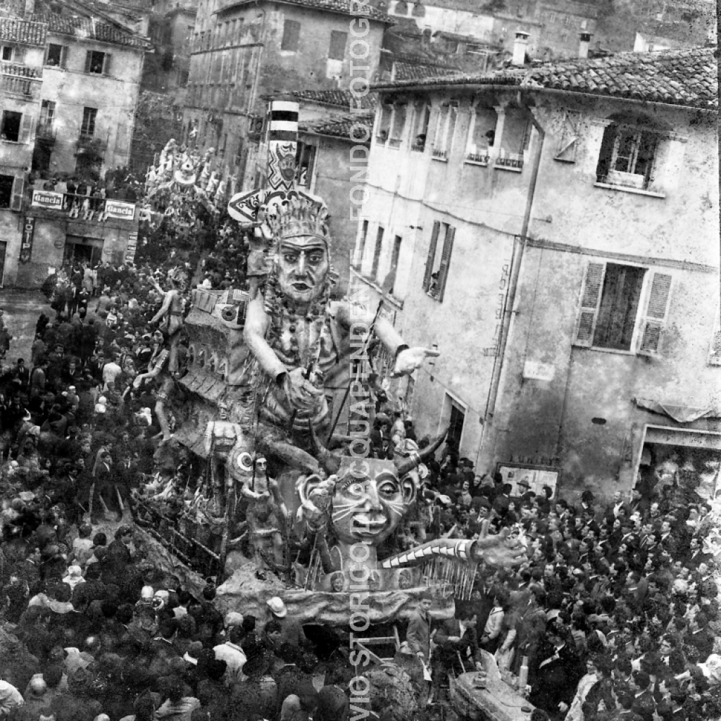 CB2.39.8 Carnevale 1963 - Il Grande Capo al Carnevale