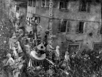 CB2.40.2 Carnevale 1963 - in piazza