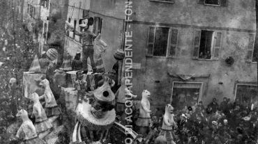 CB2.40.2 Carnevale 1963 - in piazza