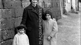 CB2.41.10 Pagliacci Pasquina con figli 1963