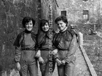 CB2.42.37 Carnevale 1963 - 3 Ragazze Mascherate