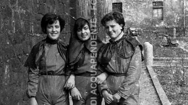 CB2.42.37 Carnevale 1963 - 3 Ragazze Mascherate