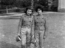 CB2.42.39 Carnevale 1963 - 2 Ragazze Mascherate