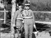 CB2.43.13 Carnevale 1963 - 2 ragazze mascherate